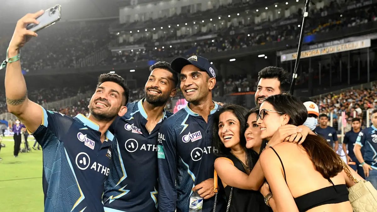Hardik Pandya, Wife Natasa Stankovic PDA After Gujarat Titans IPL 2022 Win - In Pics