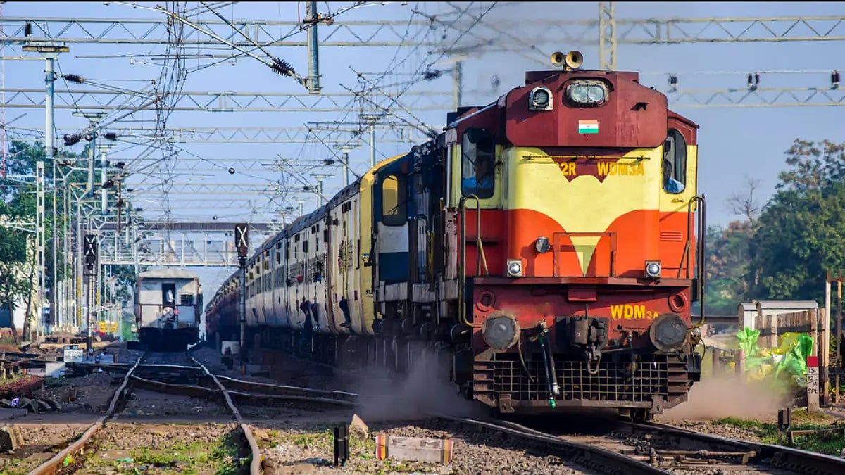 passengers travelling in sleeper class are allowed to take up to 40 kg