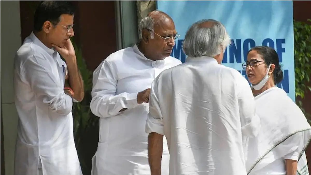 CM Mamata Banerjee with leaders of opposition in an earlier meeting ahead of Presidential polls.