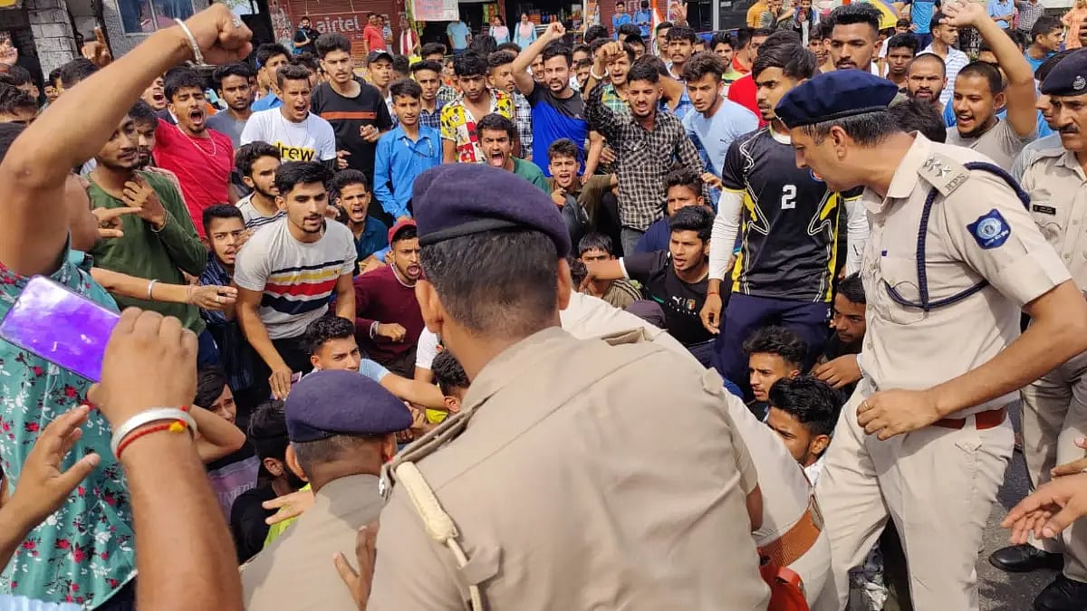 Youths protest at Dharamshala against Agnipath before Prime Minister Narendra Modi s roadshow on Thu