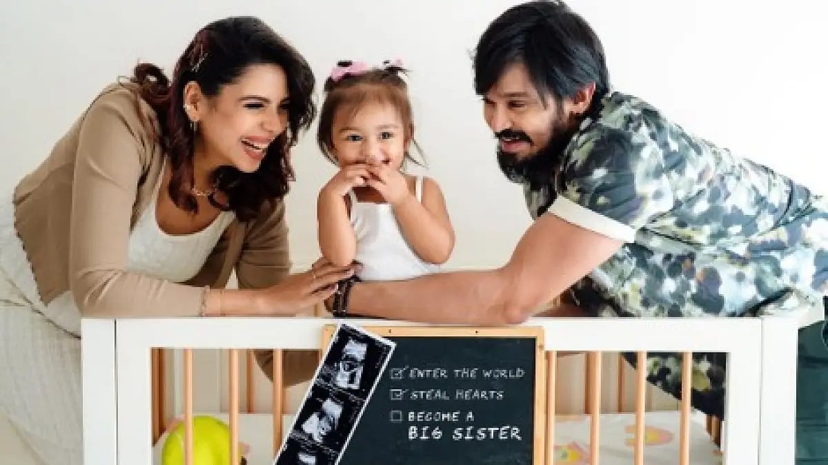 Actor Nakkhul With His Family