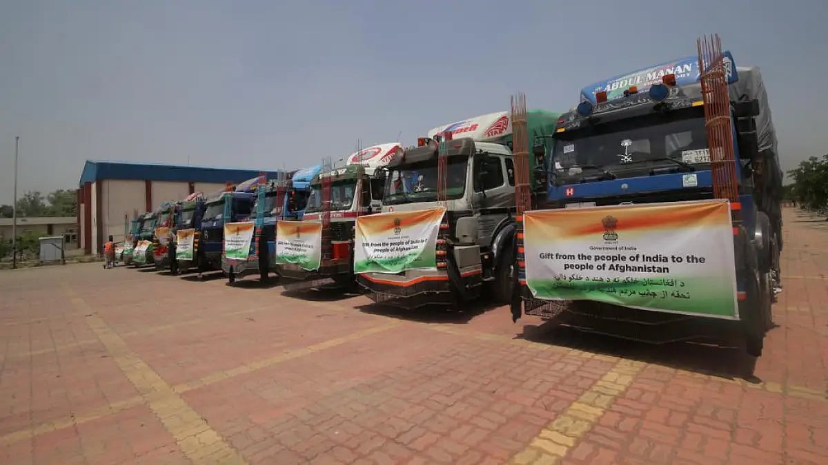 Trucks carrying Indian wheat to Afghanistan 