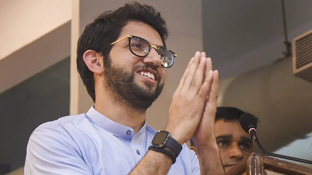 Aaditya Thackeray with Shiv Sena workers 