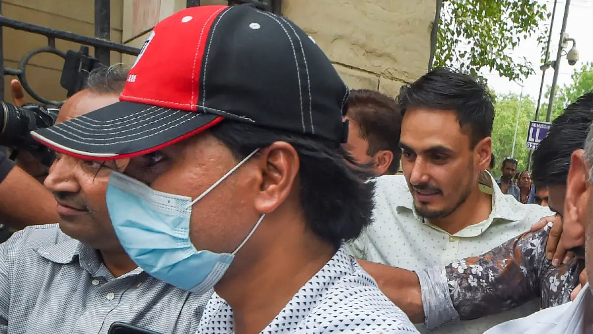 Muhammad Zubair being taken to the Patiala House Courts after his arrest by Delhi Police