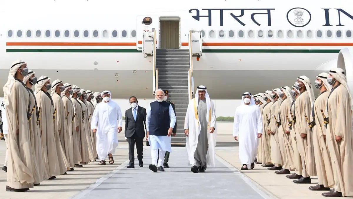 PM Narendra Modi with Sheikh Mohamed bin Zayed Al Nahyan at the Abu Dhabi airport