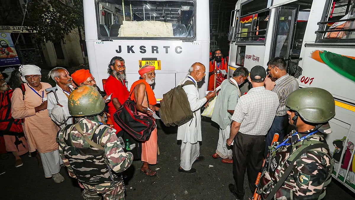 Another Batch Of Pilgrims Leave For Amarnath Shrine Amid Tight Security