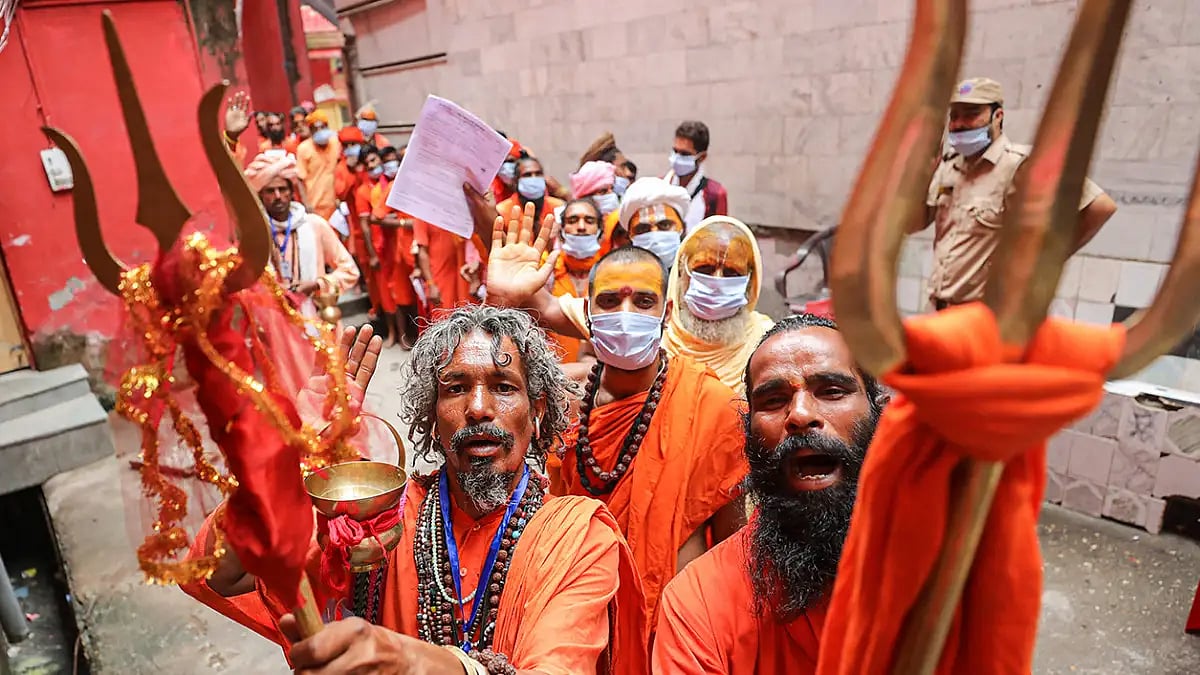 Jammu And Kashmir Administration Sets Up Helpline For Amarnath Yatra