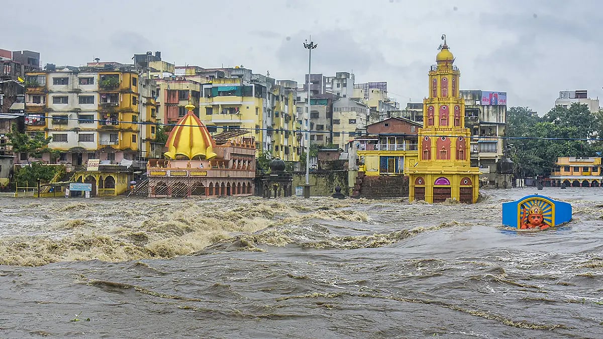 Maharashtra: 6 Devotees Injured In Flooding Near Temple, Educational Institutions Closed After Heavy Downpour In Nashik