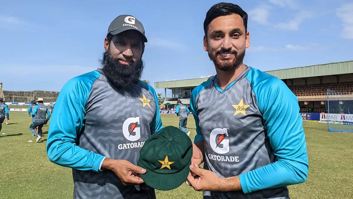 Agha Salman gets his maiden Pakistan Test cap from former cricketer Mohammad Yousuf.
