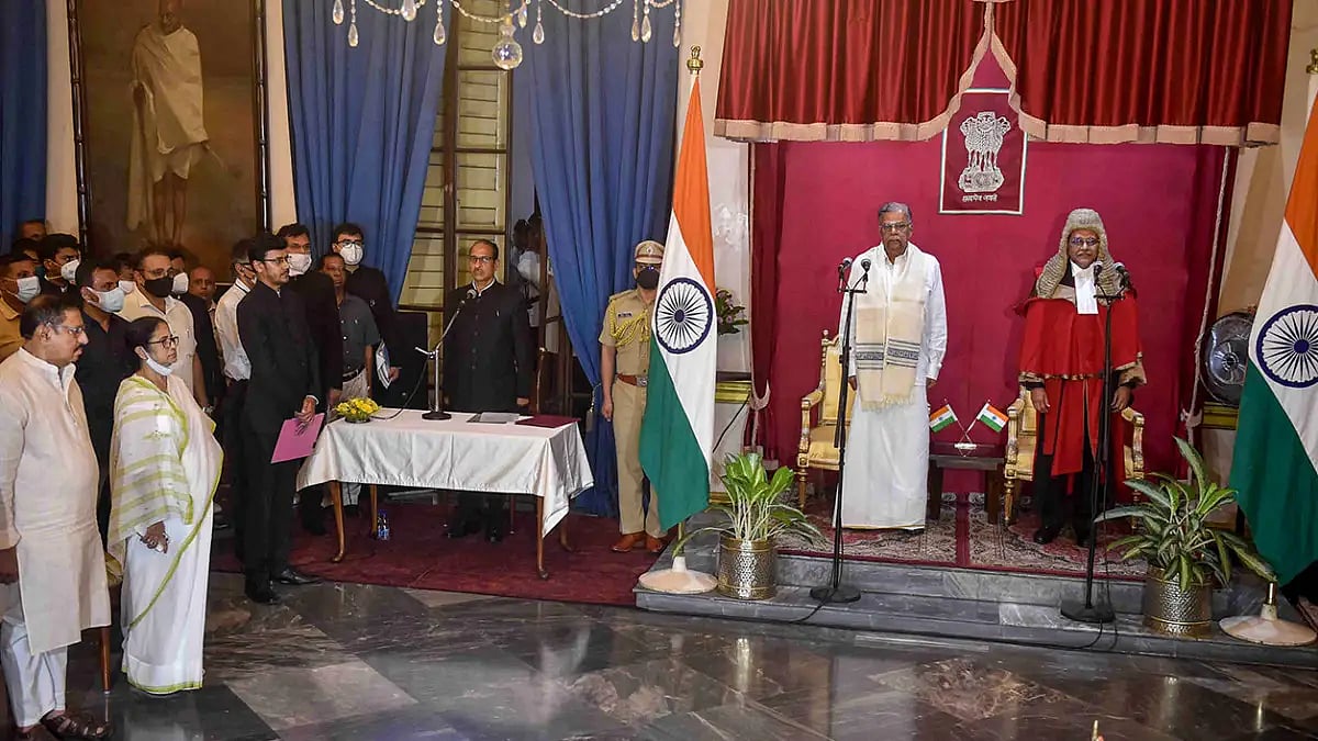 La Ganesan swearing-in as WB governor 
