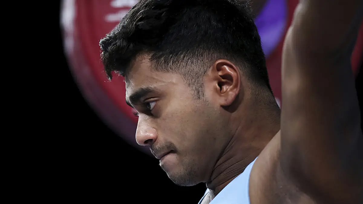 Mamata Banerjee Congratulates Weightlifter Achinta Sheuli On Winning Gold At The Commonwealth Games