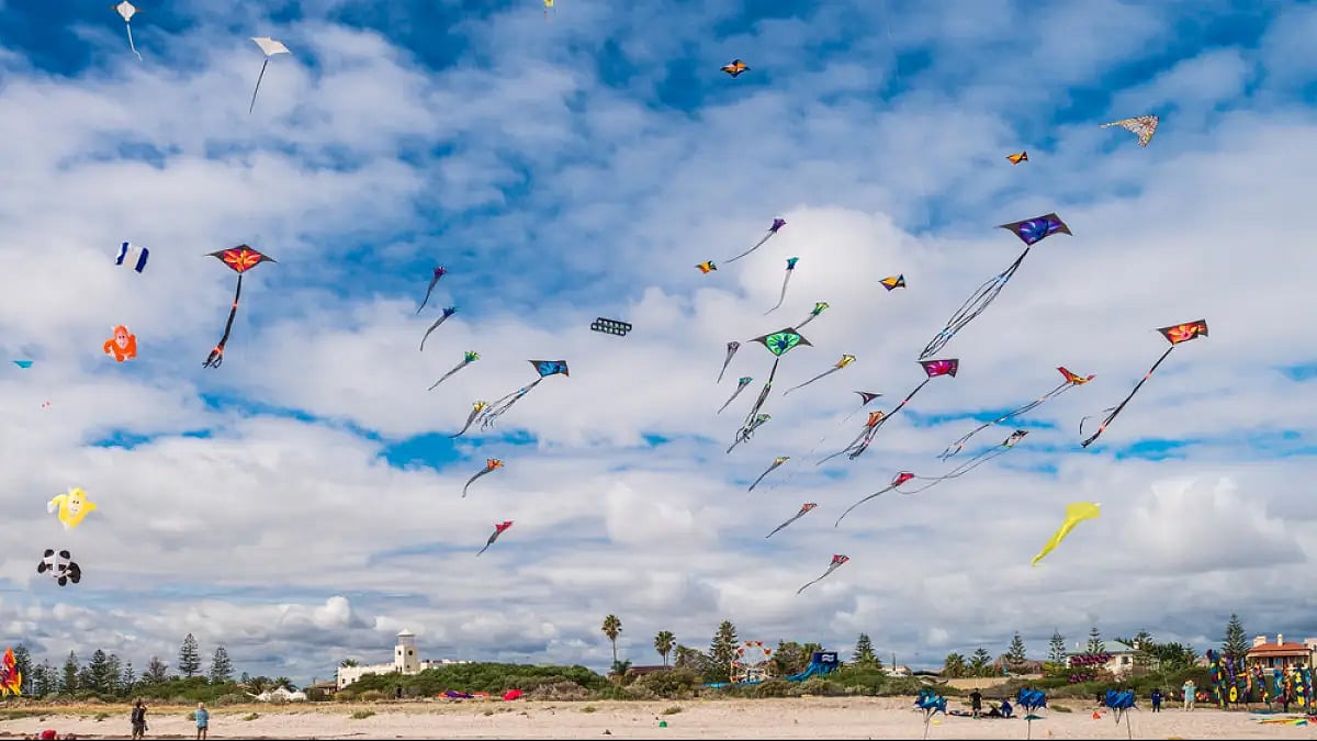 Right from being as tall as 20 feet to as small as three feet, kites are made