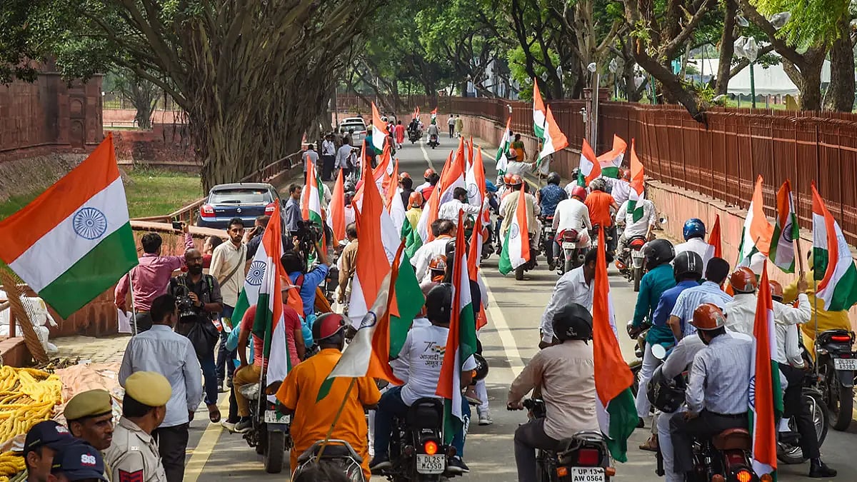 Azadi Ka Amrit Mahotsav: MPs Participate In Tiranga Bike Rally From Red Fort