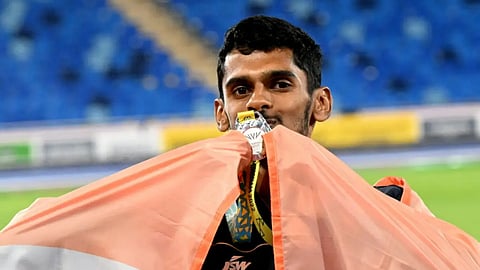 Murali Sreeshankar kisses his Commonwealth Games 2022 long jump silver in Birmingham.
