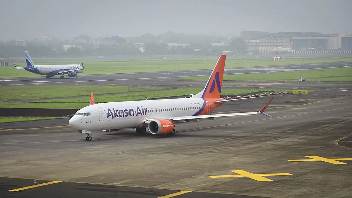 Akasa Air flight in Mumbai 