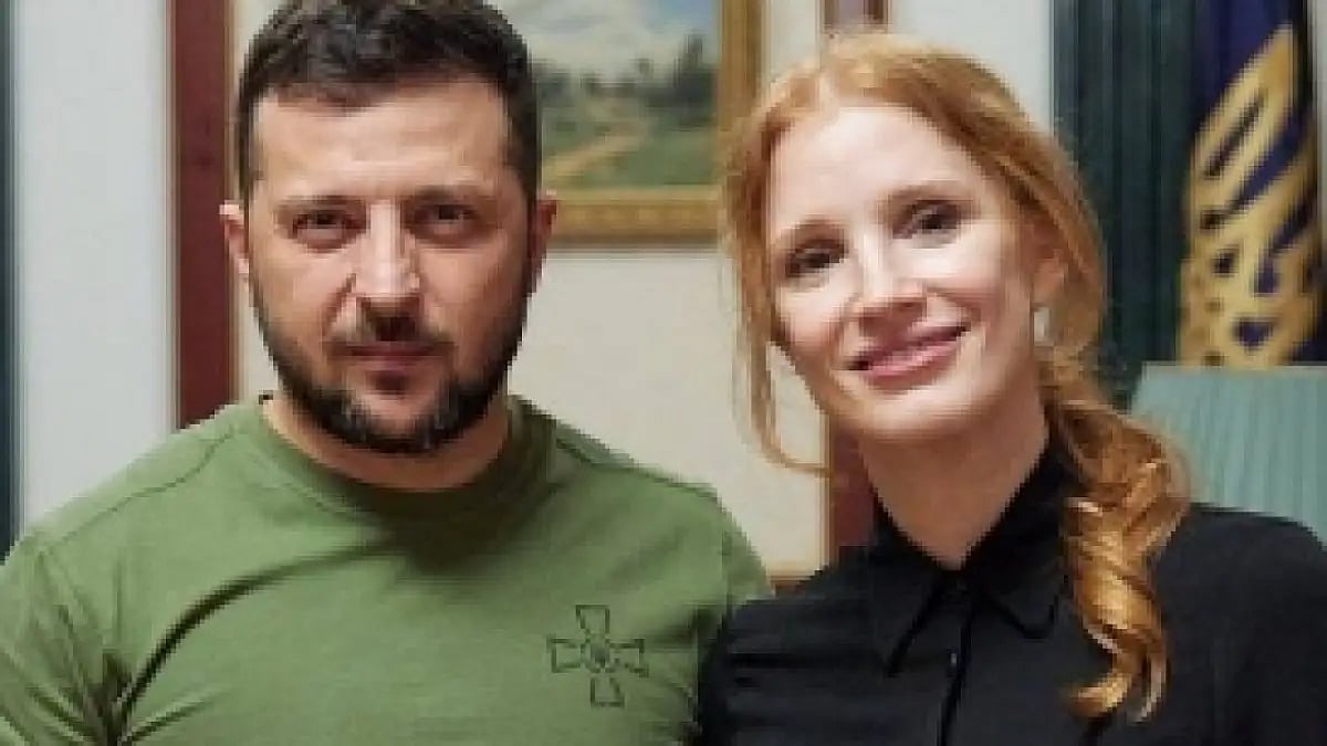 Volodymyr Zelensky and Jessica Chastain