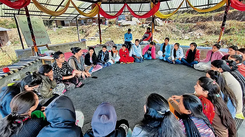 Teachers Day: A Madhya Pradesh Initiative Is Upskilling Marginalised Women And Finding Them Jobs