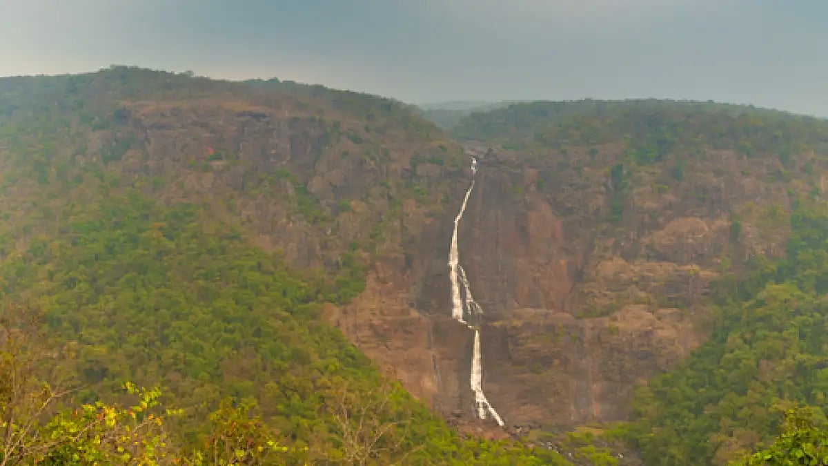 It is the rope (barehi) like appearance which gives Barehipani waterfalls its name