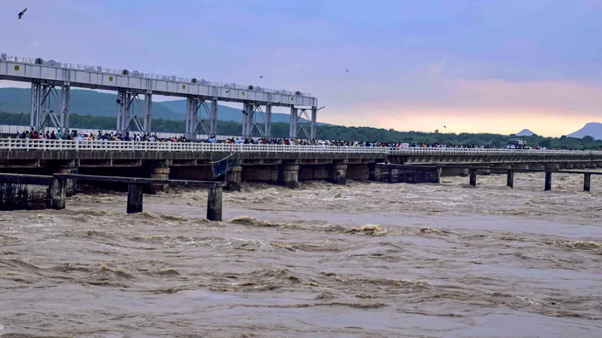 Water level rises in Mahanadi 