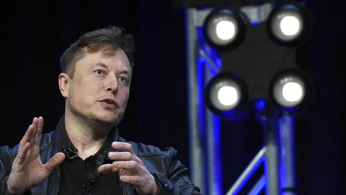 Elon Musk in April tweeted that he's 'buying Coca-Cola to put the cocaine back in.'