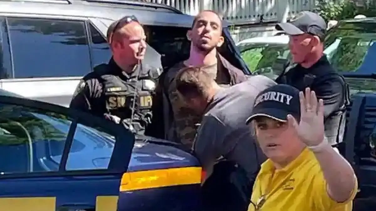 Police arrests Hadi Matar, the 24-year-old attacker of author Salman Rushdie