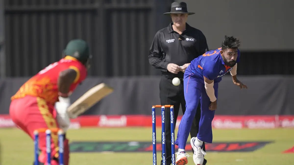 India's Siraj Mohammed, right, in action during their 2nd ODI against Zimbabwe.