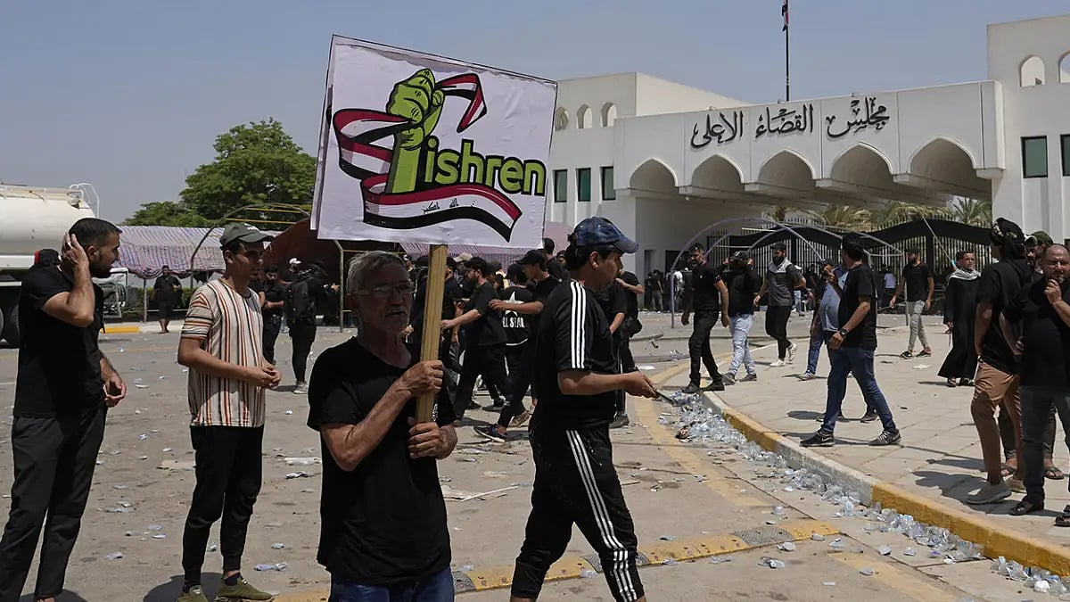 Supporters of Iraqi Shiite cleric Muqtada al-Sadr - null
