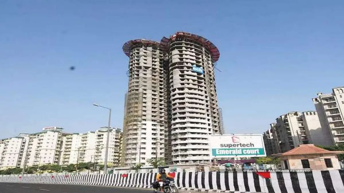 The Supertech Twin Towers in Noida