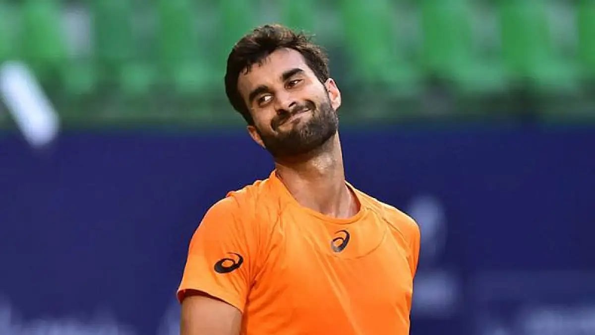 India's Yuki Bhambri lost to Zizou Bergswent of Belgium in straight sets (3-6, 2-6).