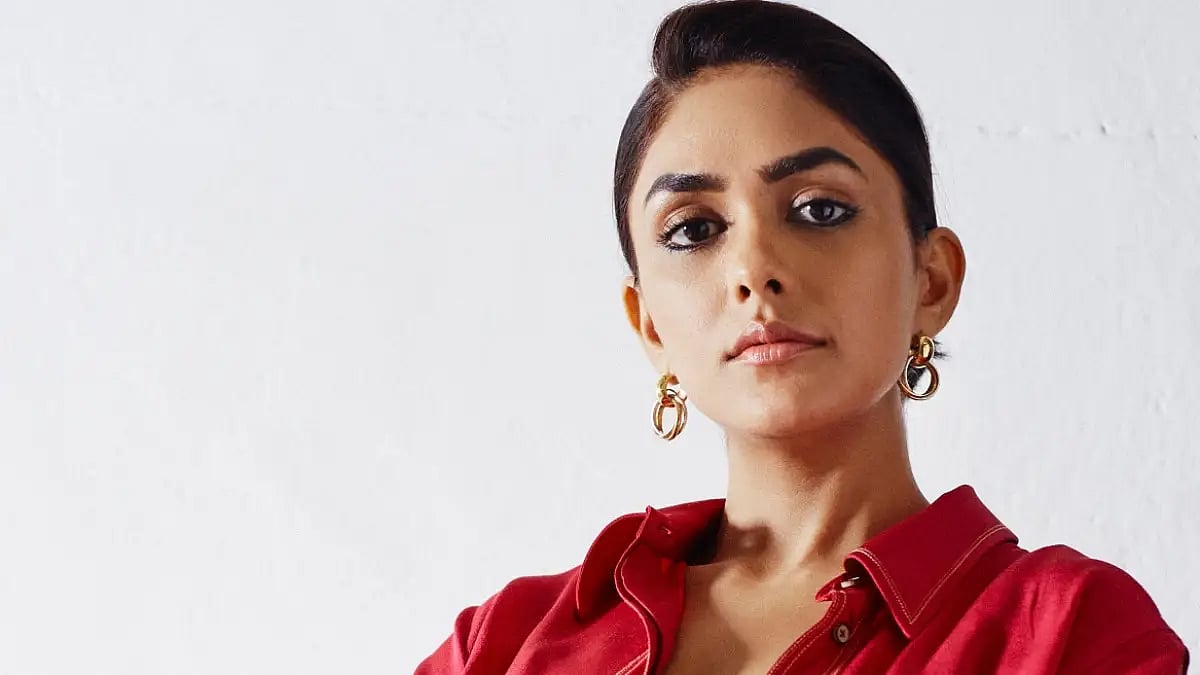 Actor Mrunal Thakur 