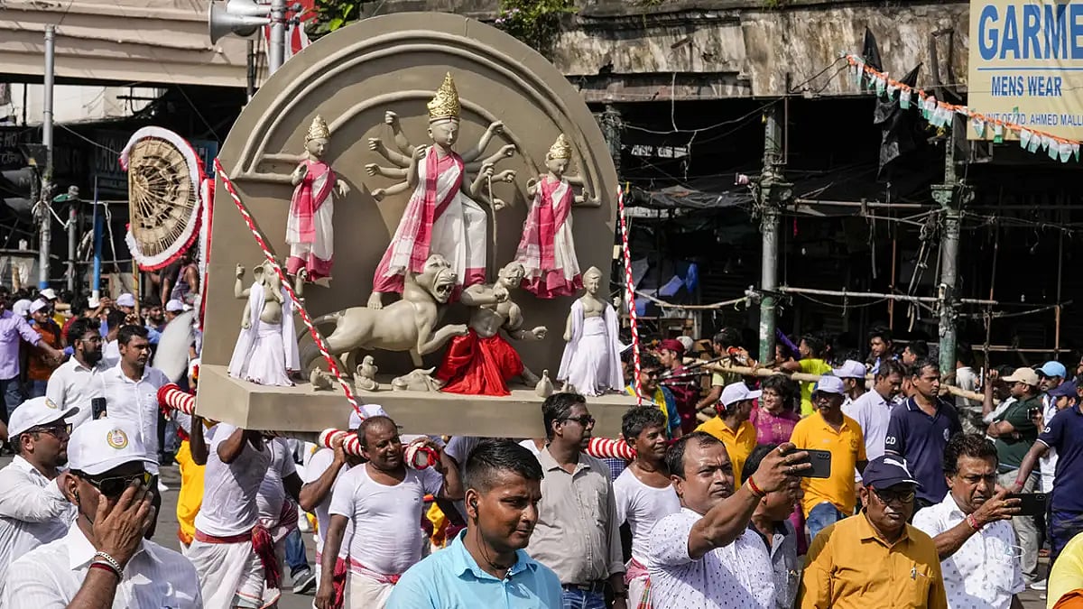 Rally to celebrate UNESCO tag for Kolkatas Durga Puja