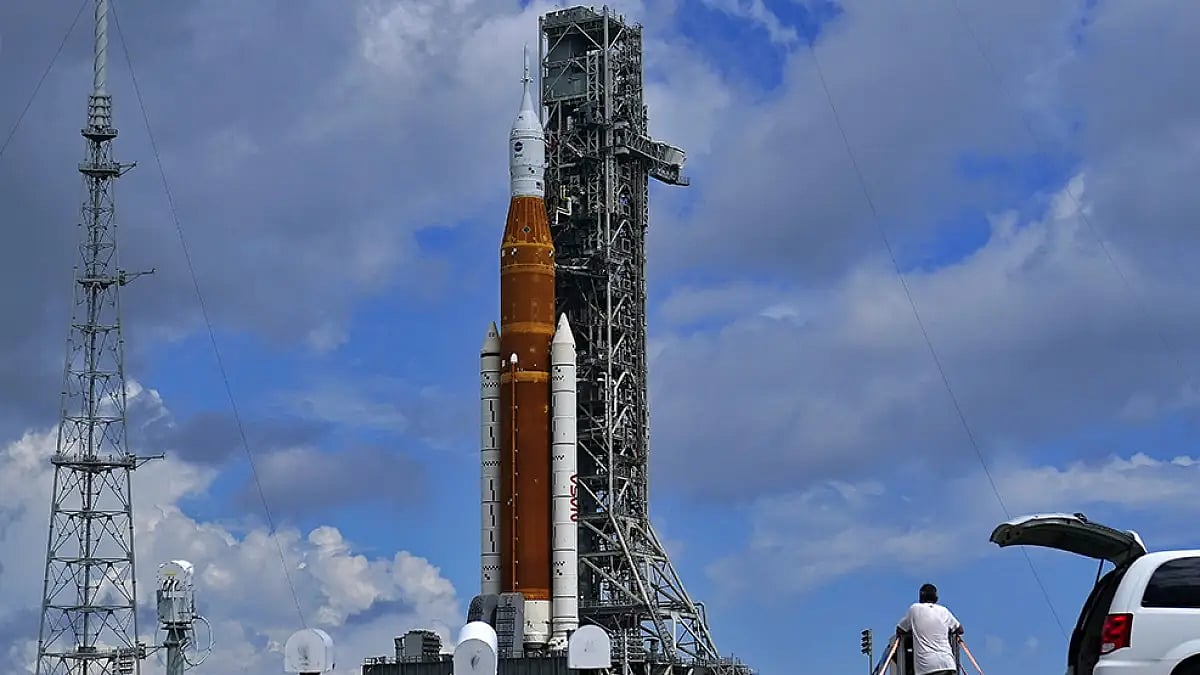 NASAs Space Launch System (SLS) rocket that would launch its Artemis I mission 