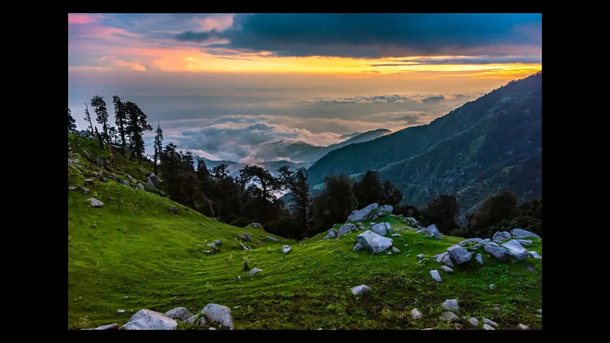Trek route from Dharamshala to Triund