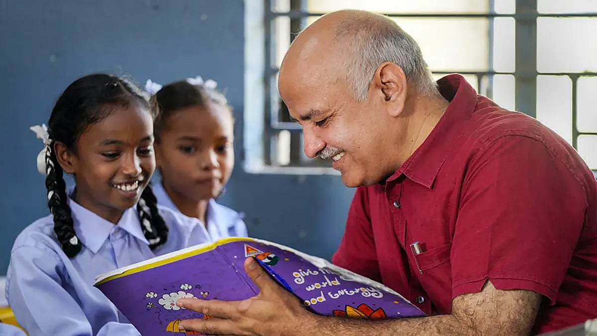 Sisodia Visits Delhi Government's School Of Specialized Excellence