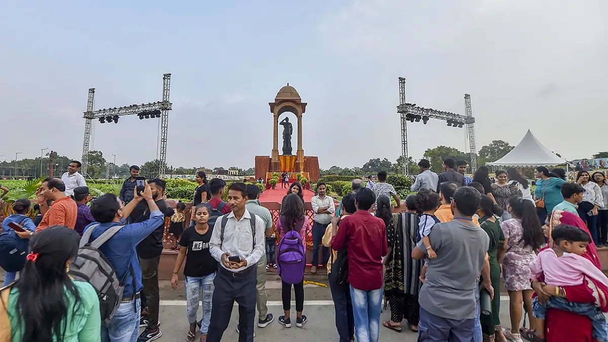 Guided Tours Of Prominent Delhi Sites In Works