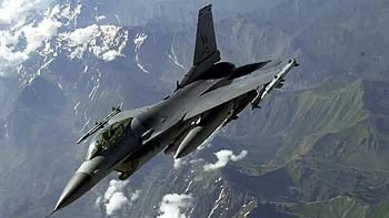 A U.S. F-16 returns to its base after patrolling a no-fly zone over northern Iraq - null
