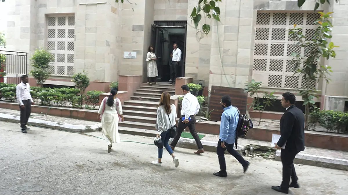 Jacqueline Fernandez Appears Before Delhi Police