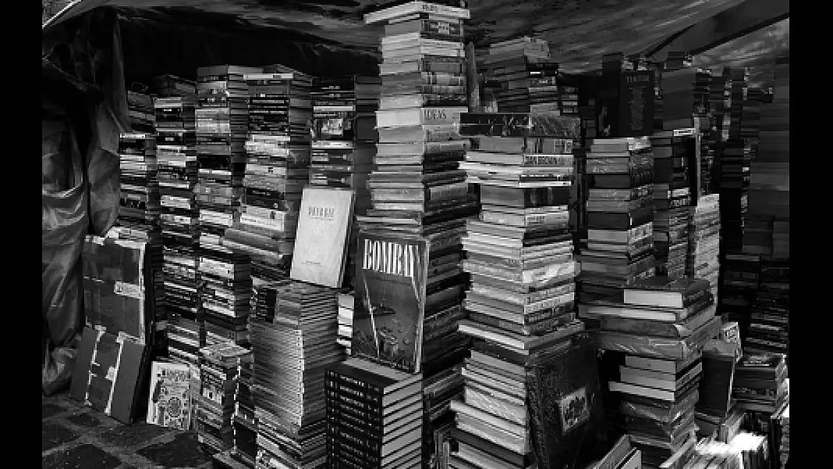 Books in a library (Representative image)