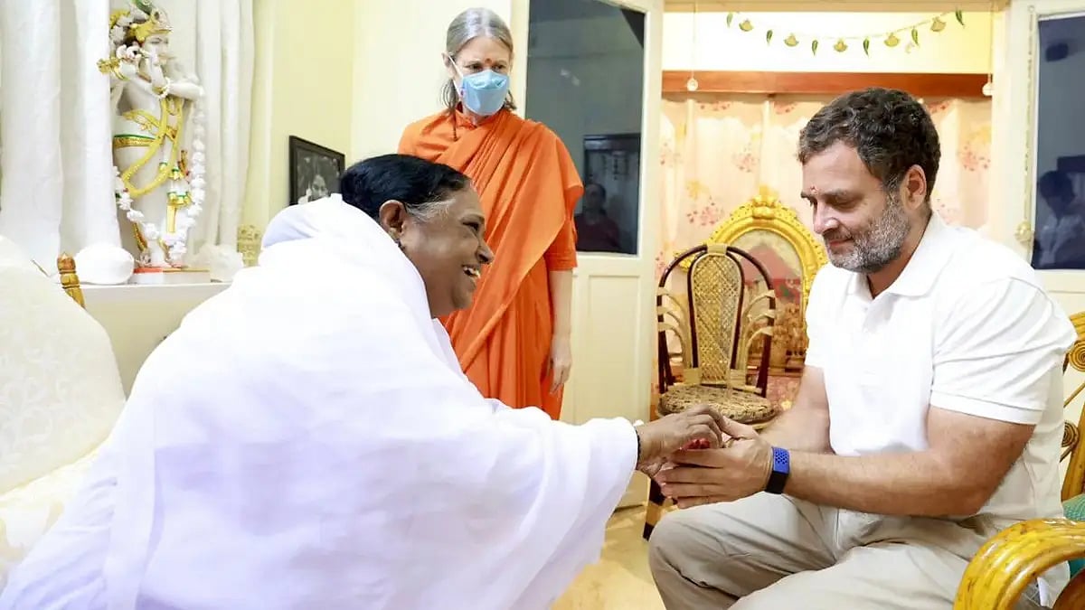 Rahul Gandhi with spiritual leader Mata Amritanandamayi at her ashram on Friday night