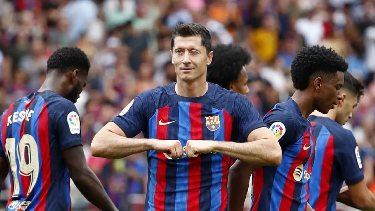 Robert Lewandowski's overall tally is now 11 in eight games for Barcelona.