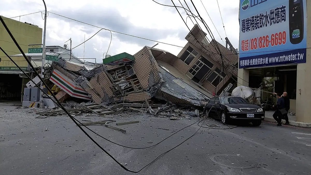 Strong Earthquake Hits Taiwan, Topples Building, Derails Train