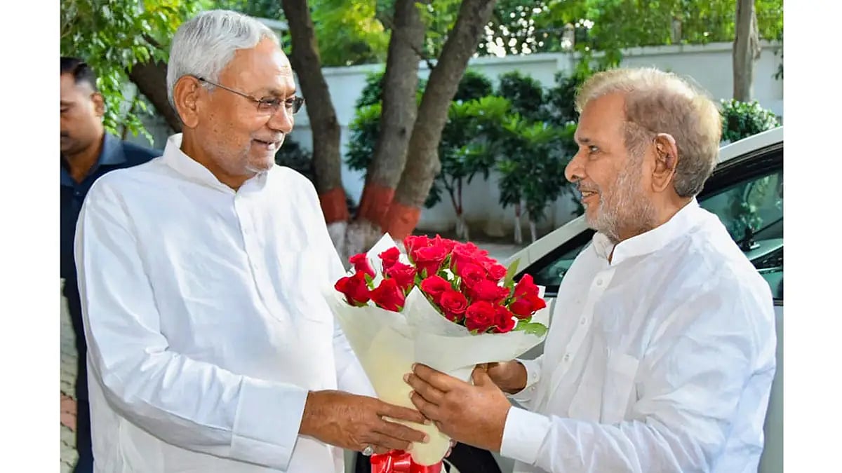 Nitish Kumar with Sharad Yadav in Patna 