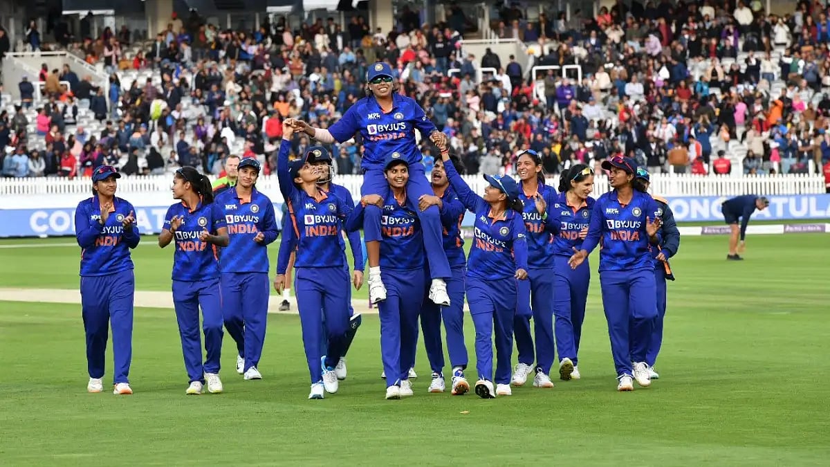 Jhulan Goswami is carried off the field by her India teammates after her farewell match.