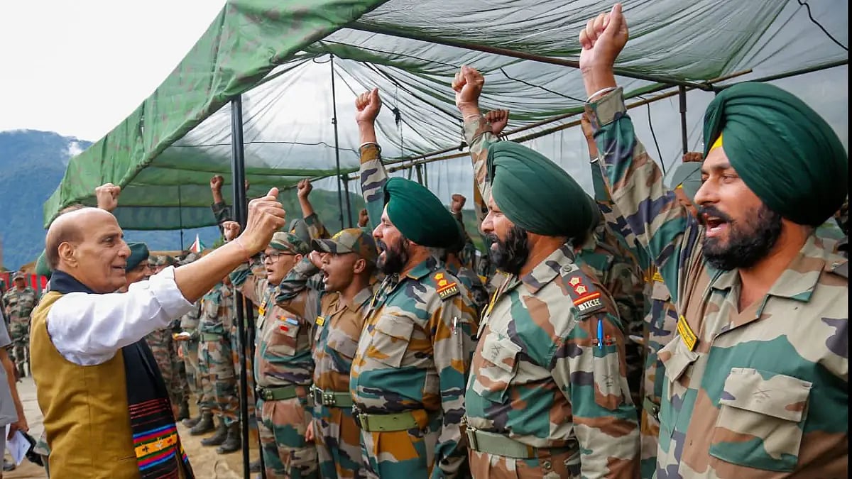 | file pic | : Rajnath Singh Visiting LAC