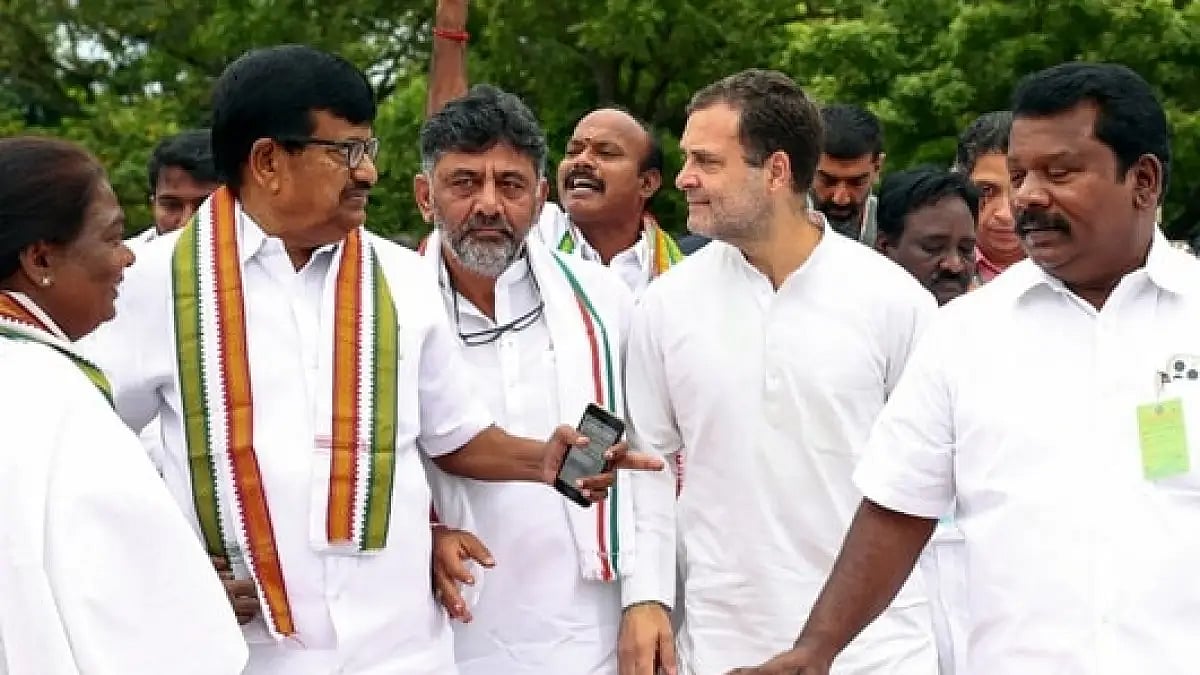Rahul Gandhi with other Congress leaders