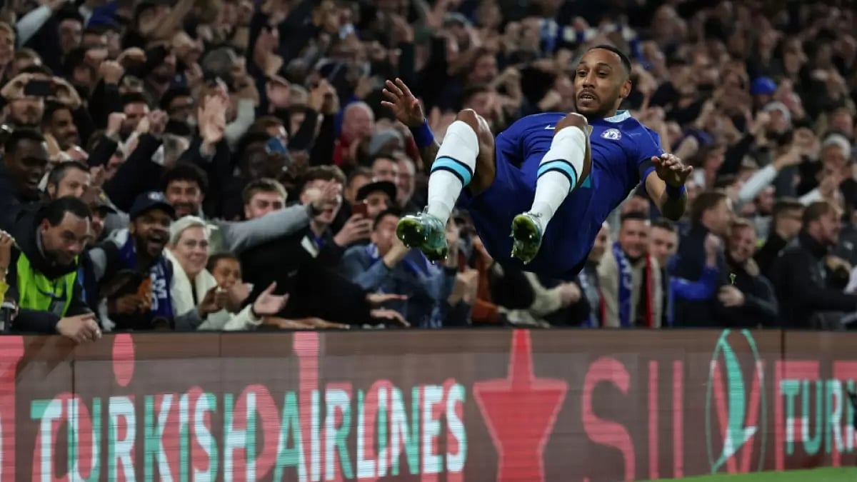 Chelsea's Pierre-Emerick Aubameyang celebrates after scoring against AC Milan in UCL.