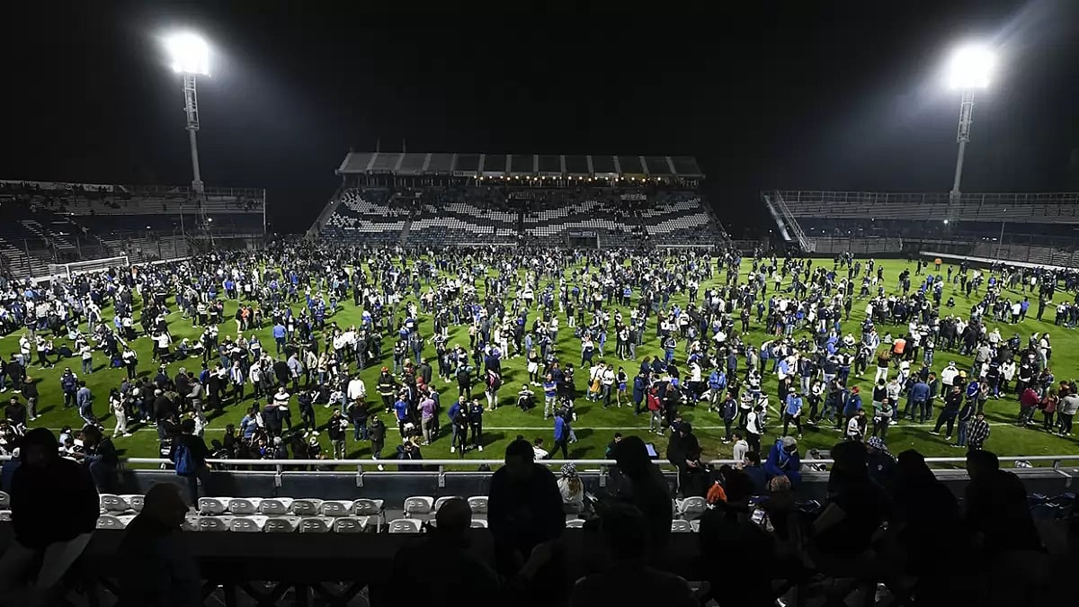 One Dead As Police, Fans Clash Outside Gimnasia Vs Boca Juniors Football Match In Argentina – In Pics