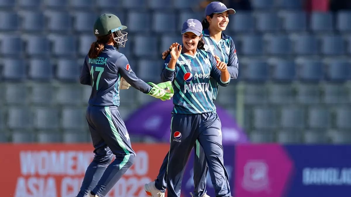 Pakistan players celebrate the fall of an Indian wicket in Women's Asia Cup. Get IND vs PAK highlights.