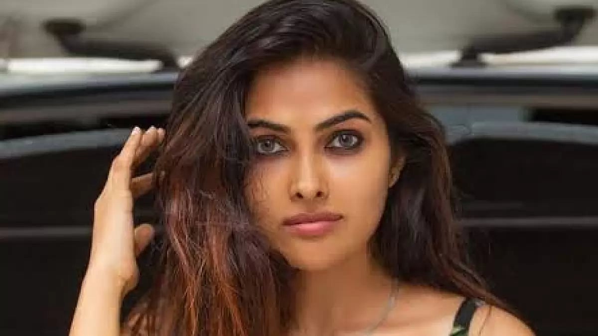 Divi Vadthya