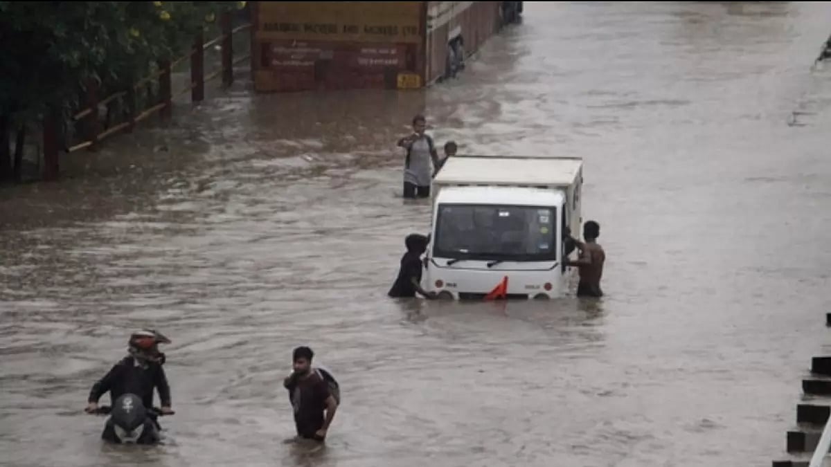 Waterlogging on  Delhi-Gurugram Expressway service road in September, 2022